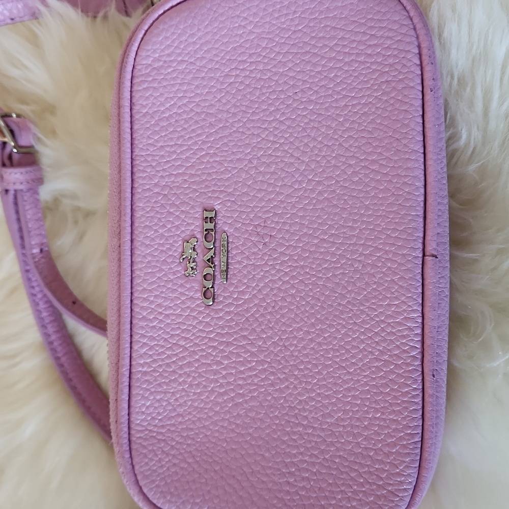 Adorable Coach Pink Leather Double Zippered Mini Camera Crossbody Bag 🩷🌸🩶 - Picture 2 of 16